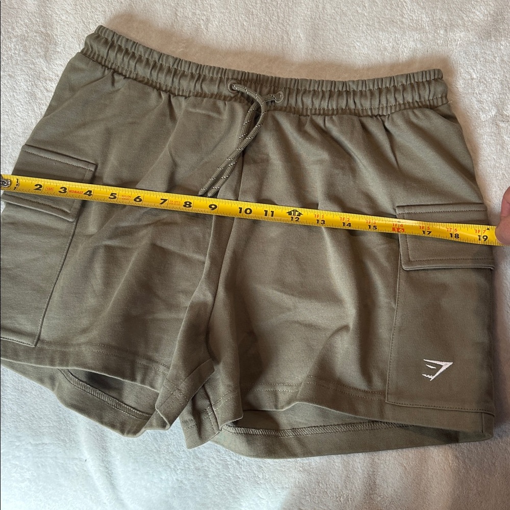 Final price - Gymshark green relaxed fit Cargo Shorts for Women size small - Picture 9 of 10
